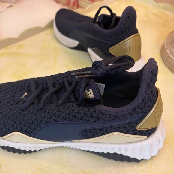 PUMA WOMEN'S ATHLETIC SHOE - Picture 4 of 7